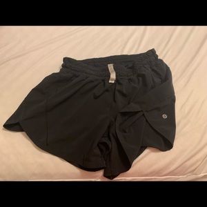 Lululemon- size 10 tracker shorts 4’